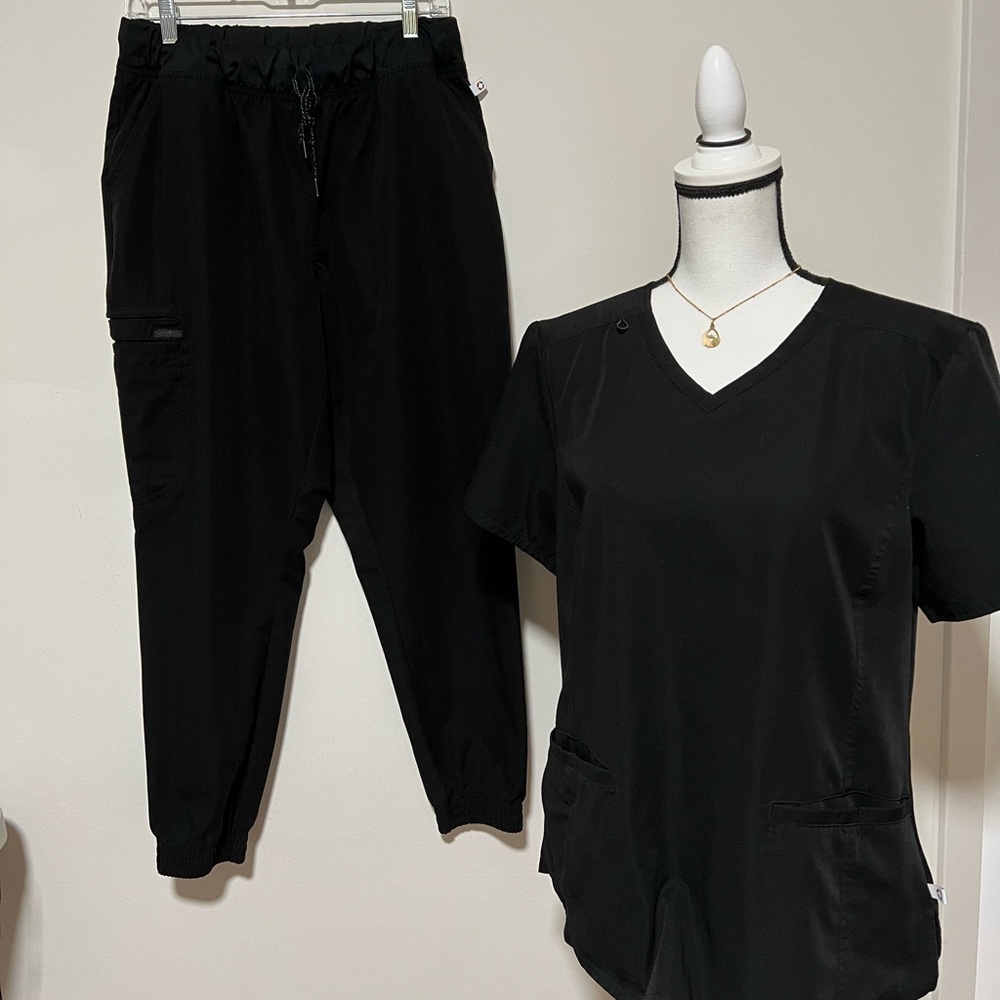 Cherokee Euphoria Woman’s Scrubs Set-Size L